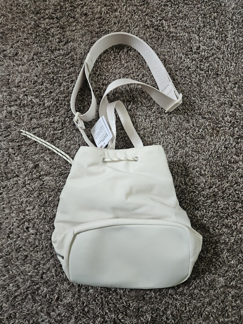 Lululemon Drawstring Crossbody Bag 5L - Picture 2 of 2